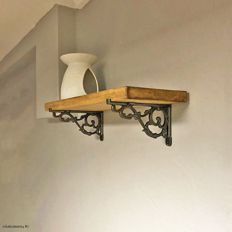 scaffold shelf with traditional anchor shelf brackets SHOW