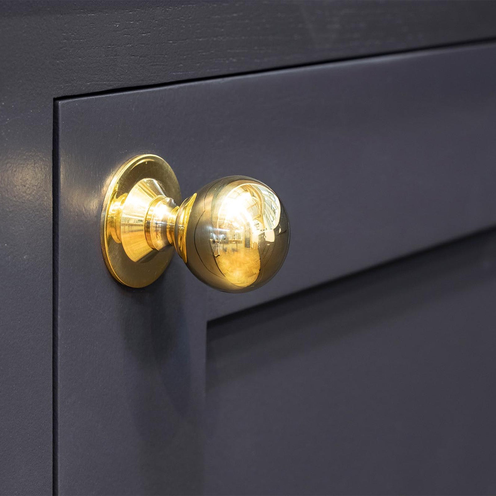 SHOW Hover Image of Ball Cabinet Knob