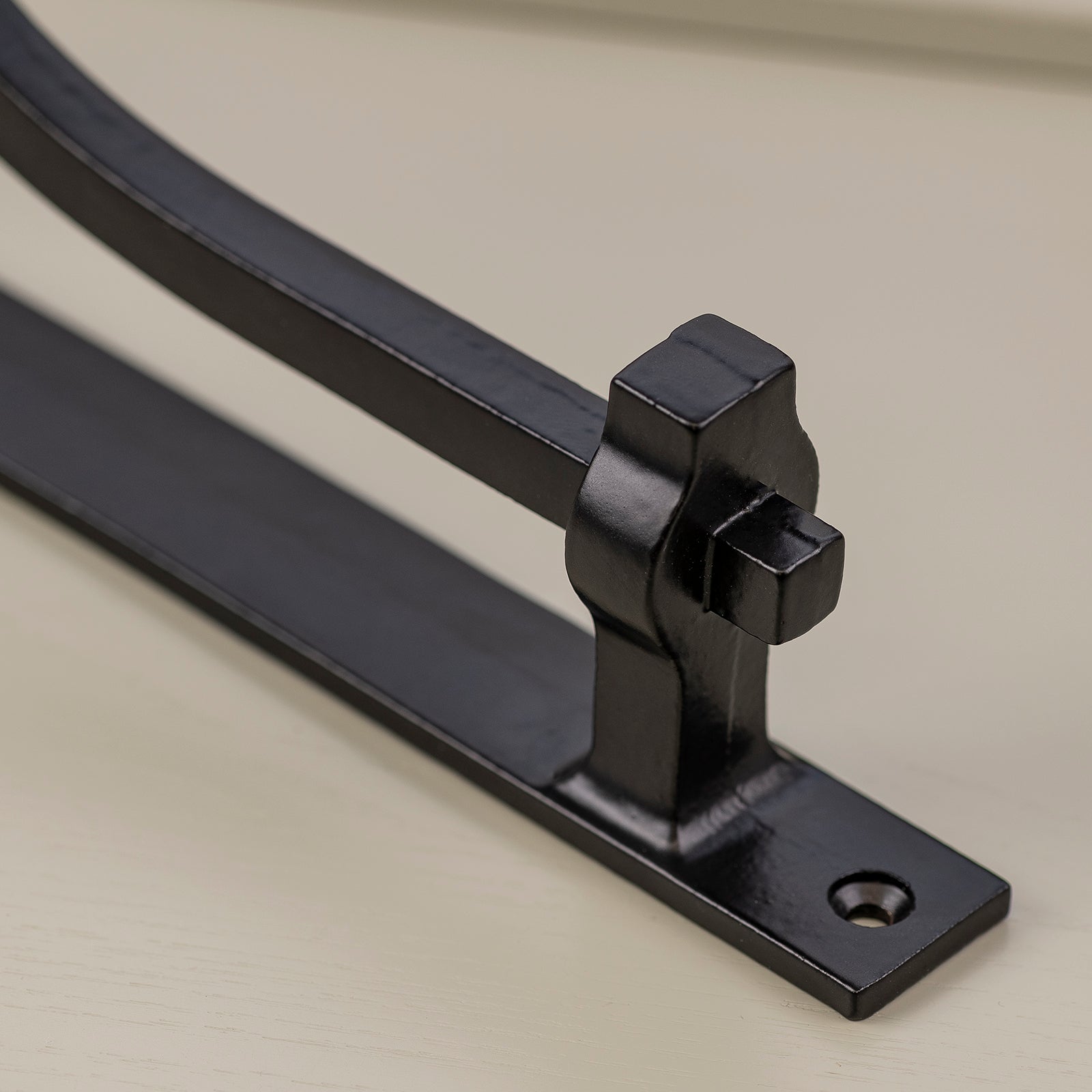 black shelf bracket SHOW