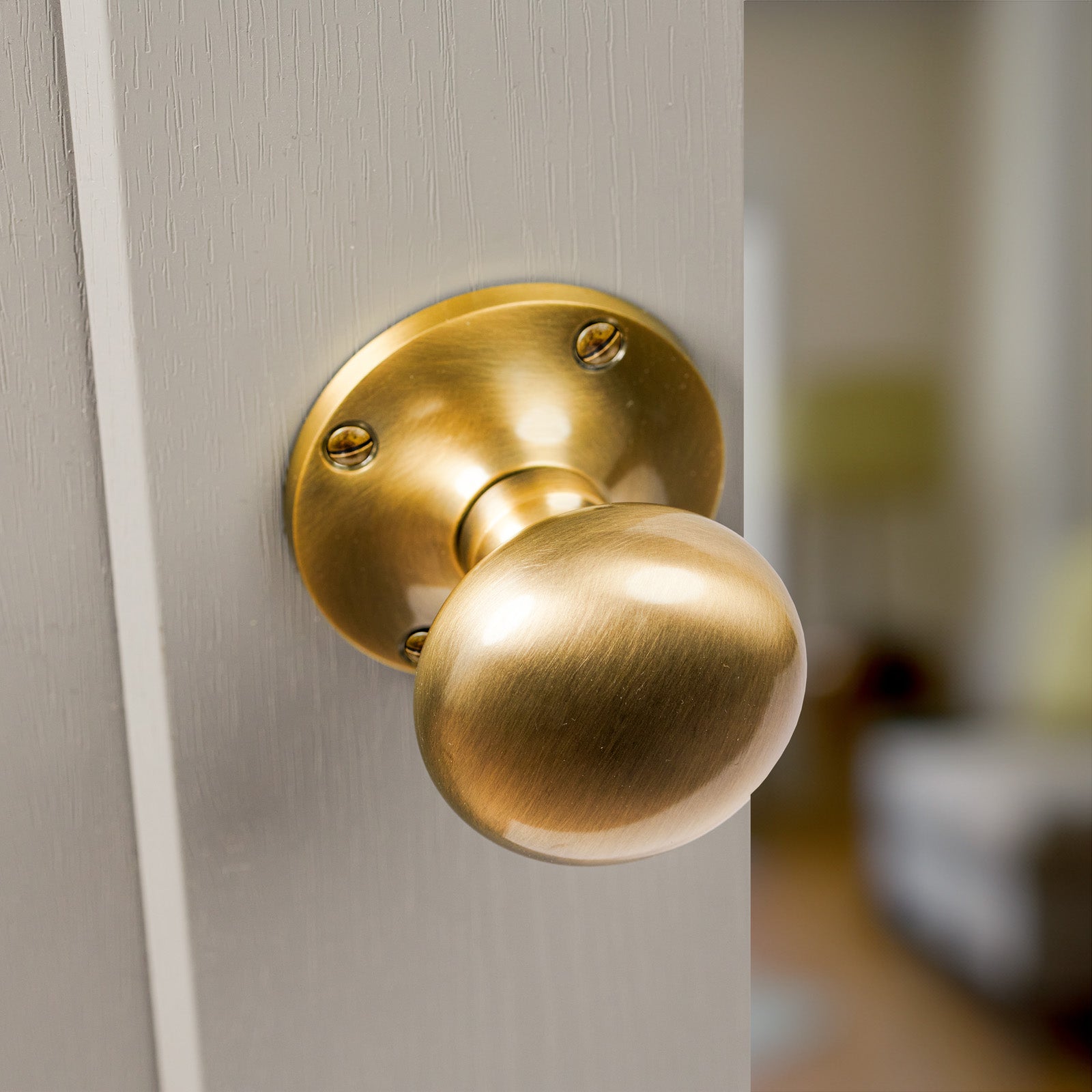 SHOW Moody Image of Kensington Door Knob on Rose