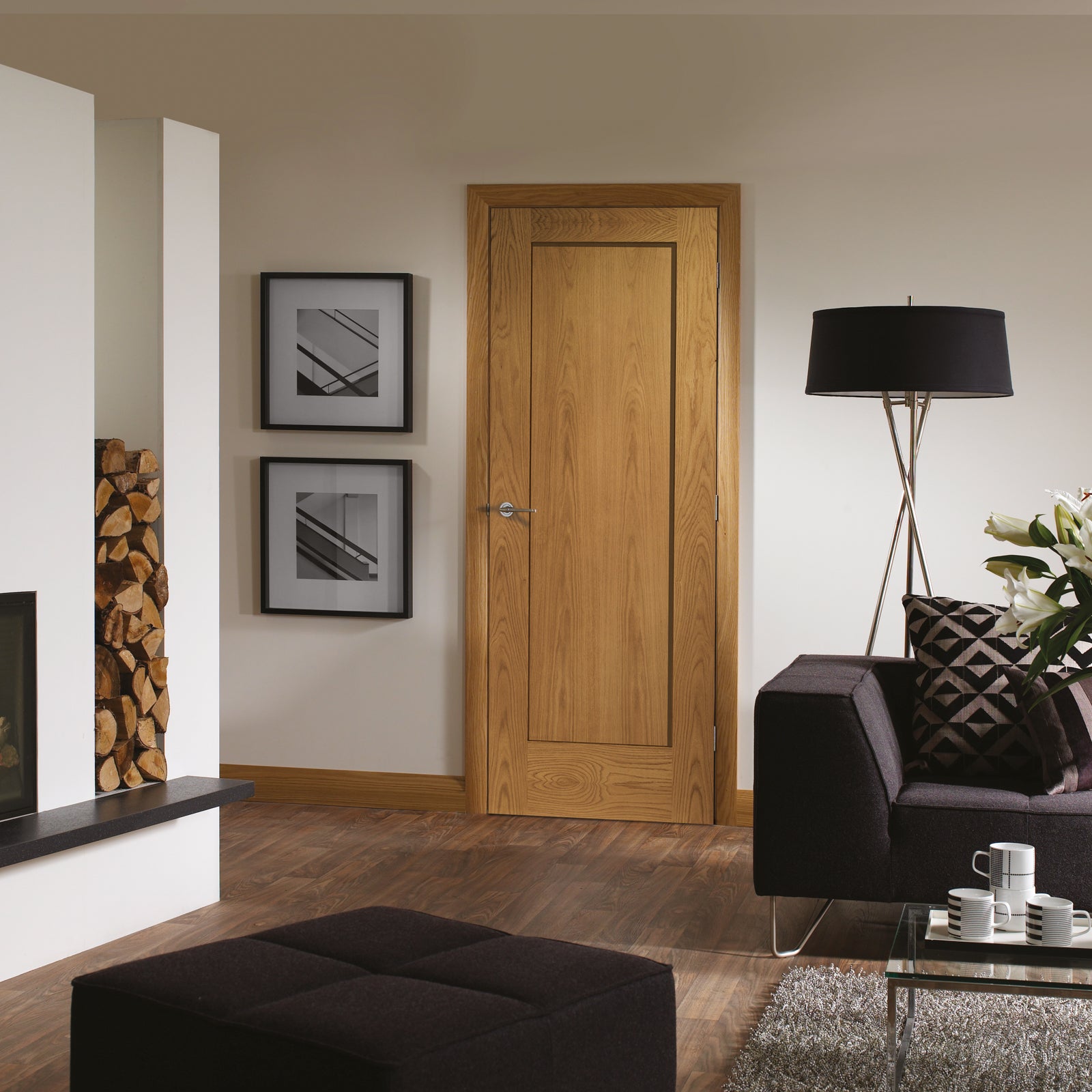 SHOW Internal Oak Pattern 10 Fire Door lifestyle