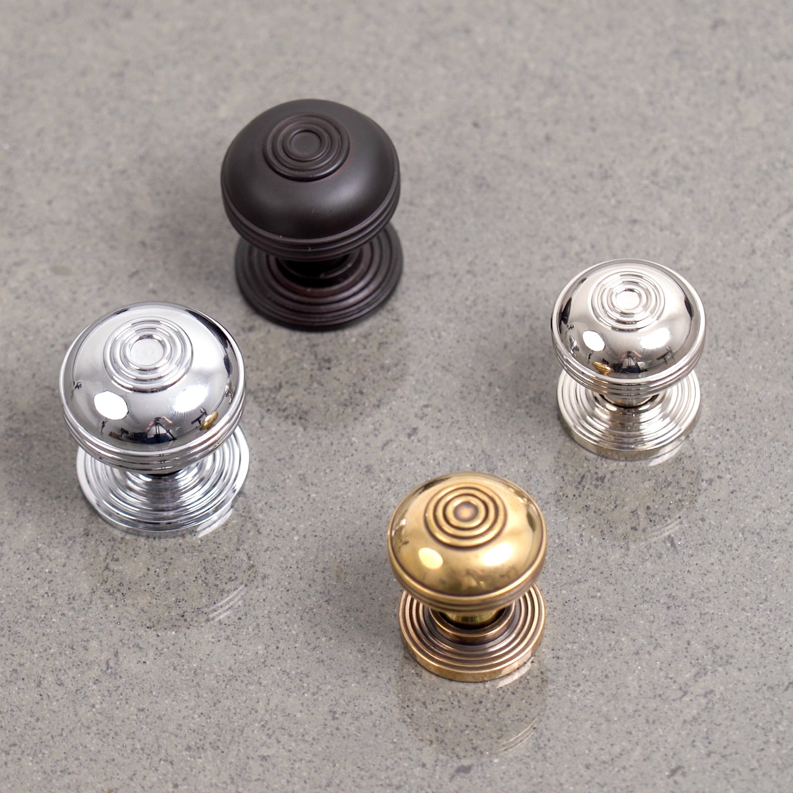 SHOW Hover Image of Prestbury Cabinet Knob