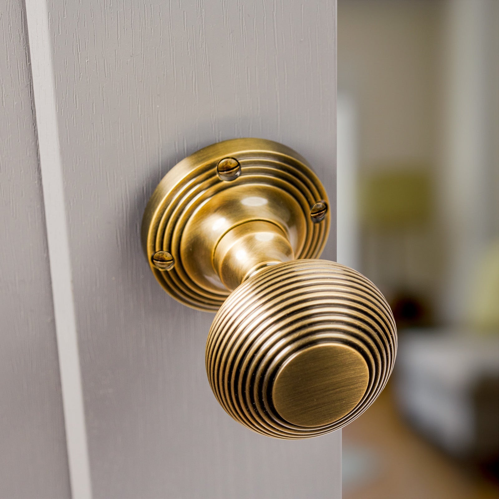 SHOW Moody Image of Reeded Rim Door Knob