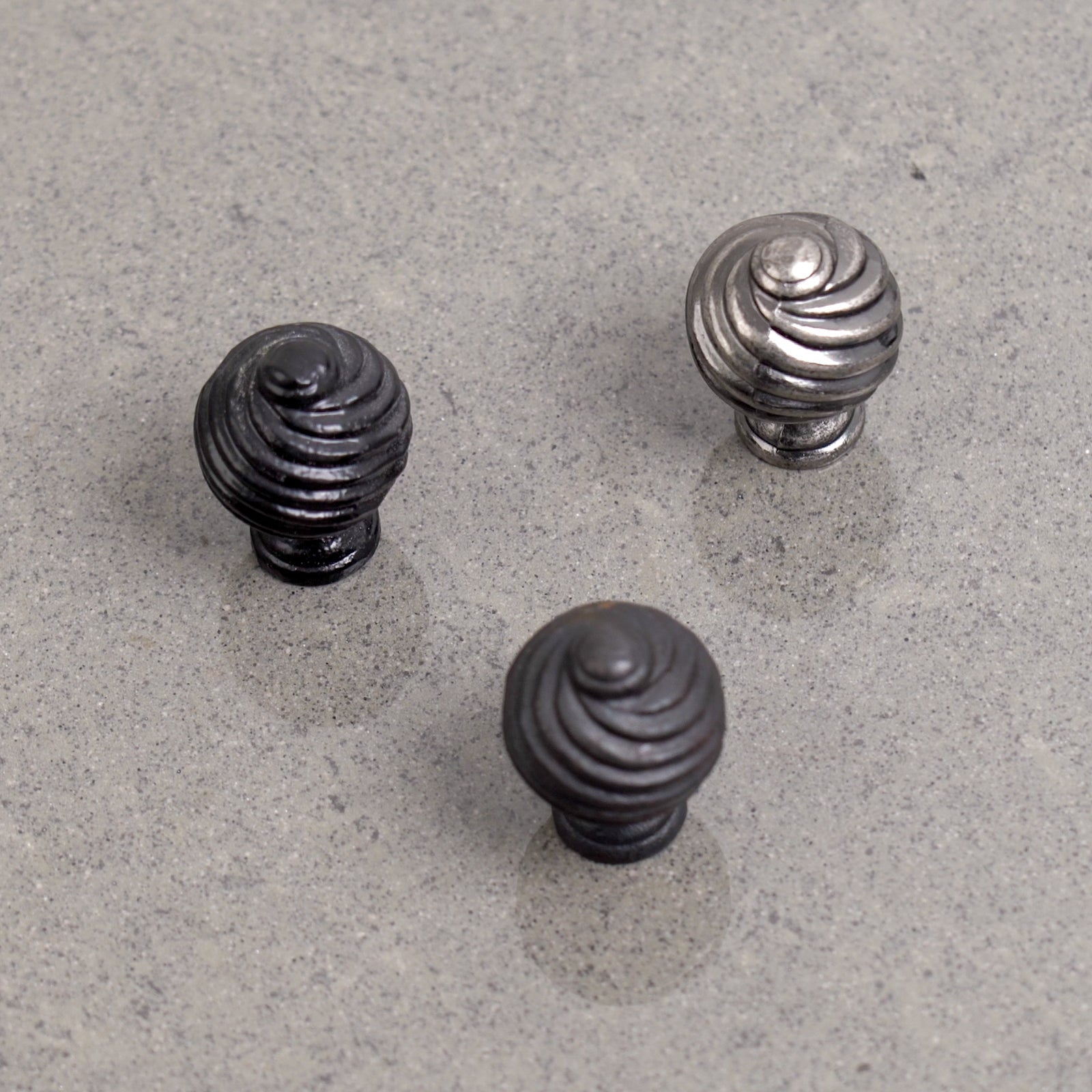 SHOW Hover Image of Twist Cabinet Knob