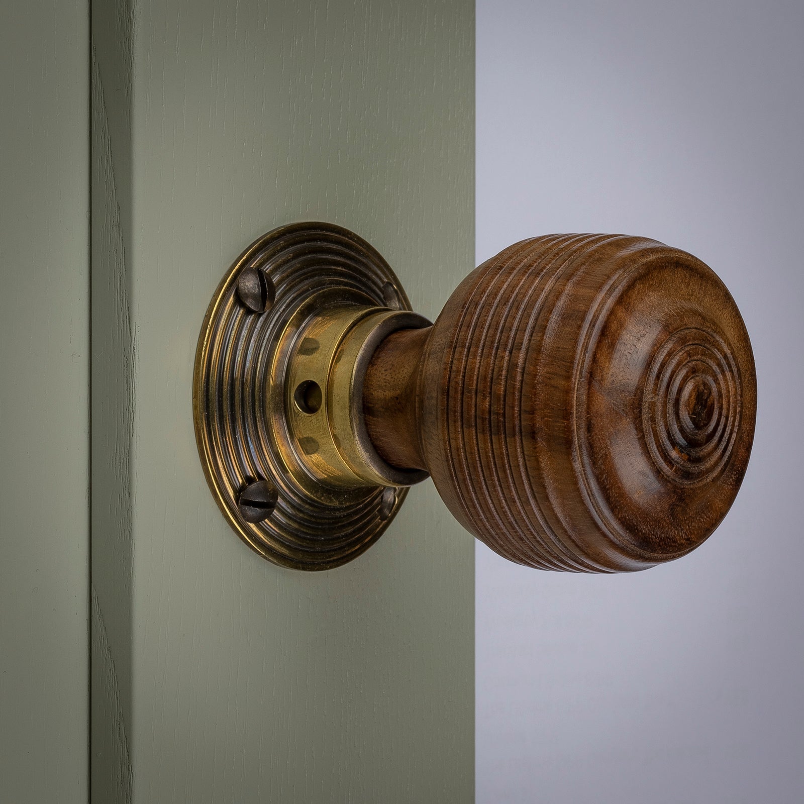 dimension drawing of Georgian wooden door knob SHOW