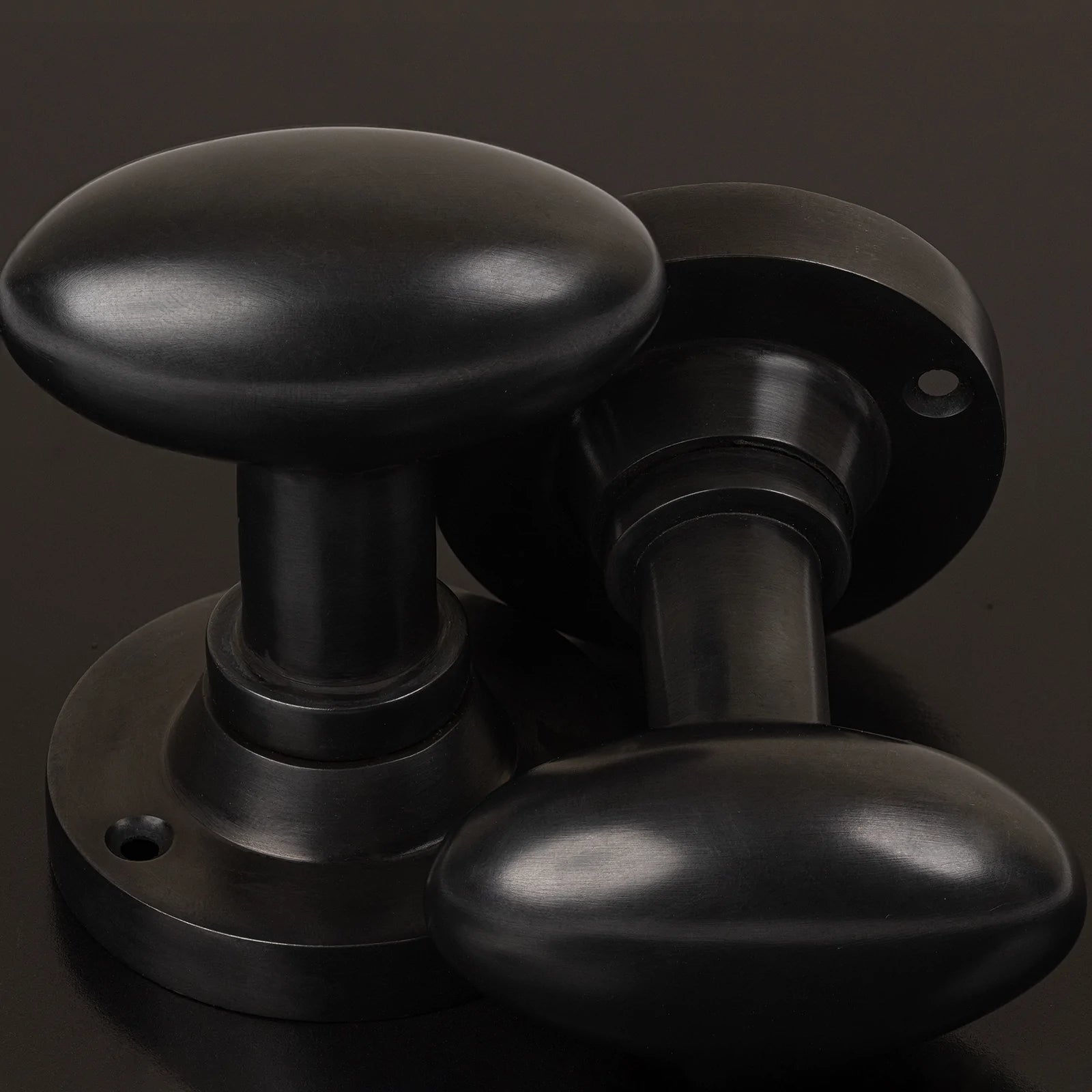 oval bronze door knobs SHOW