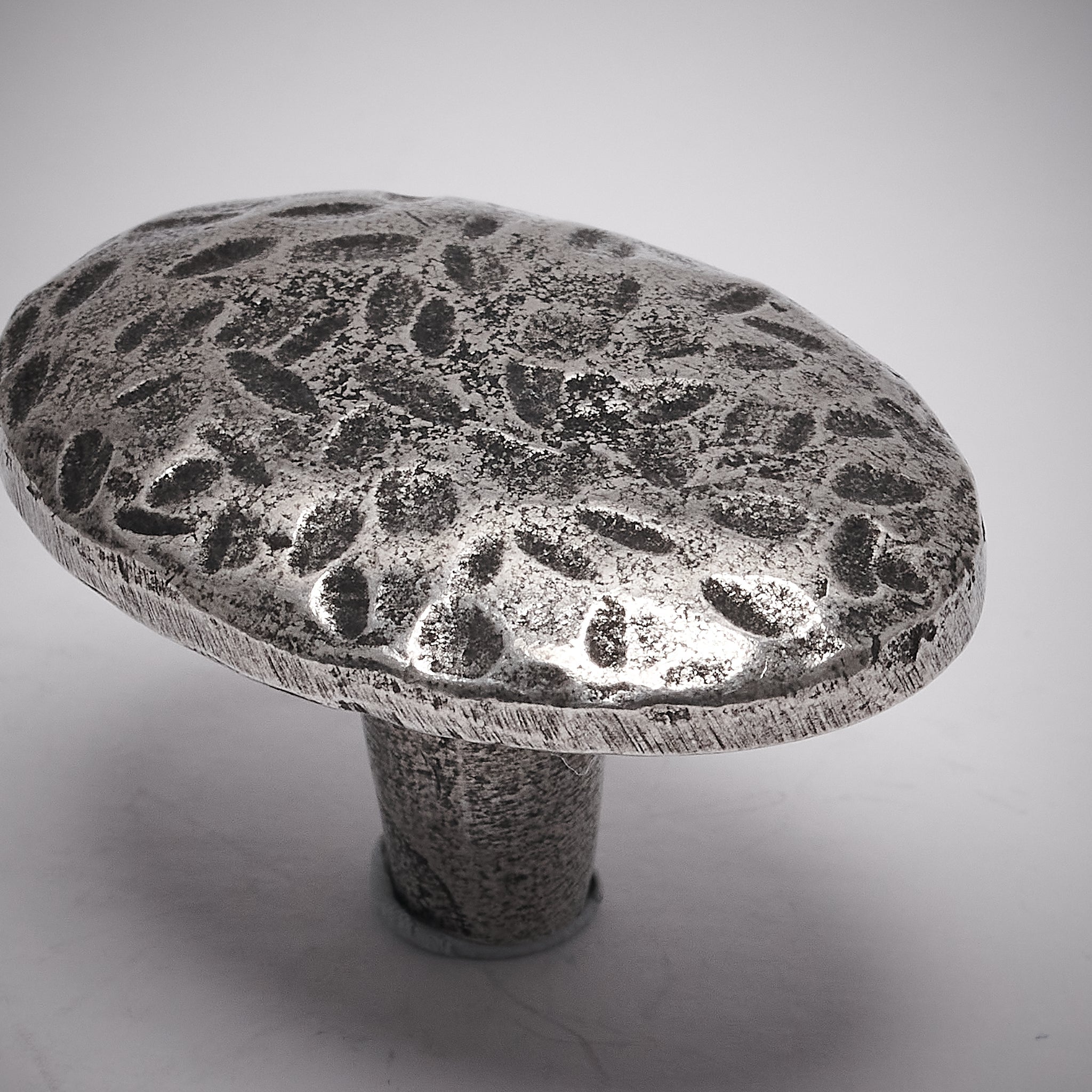 genuine pewter hammered knob SHOW